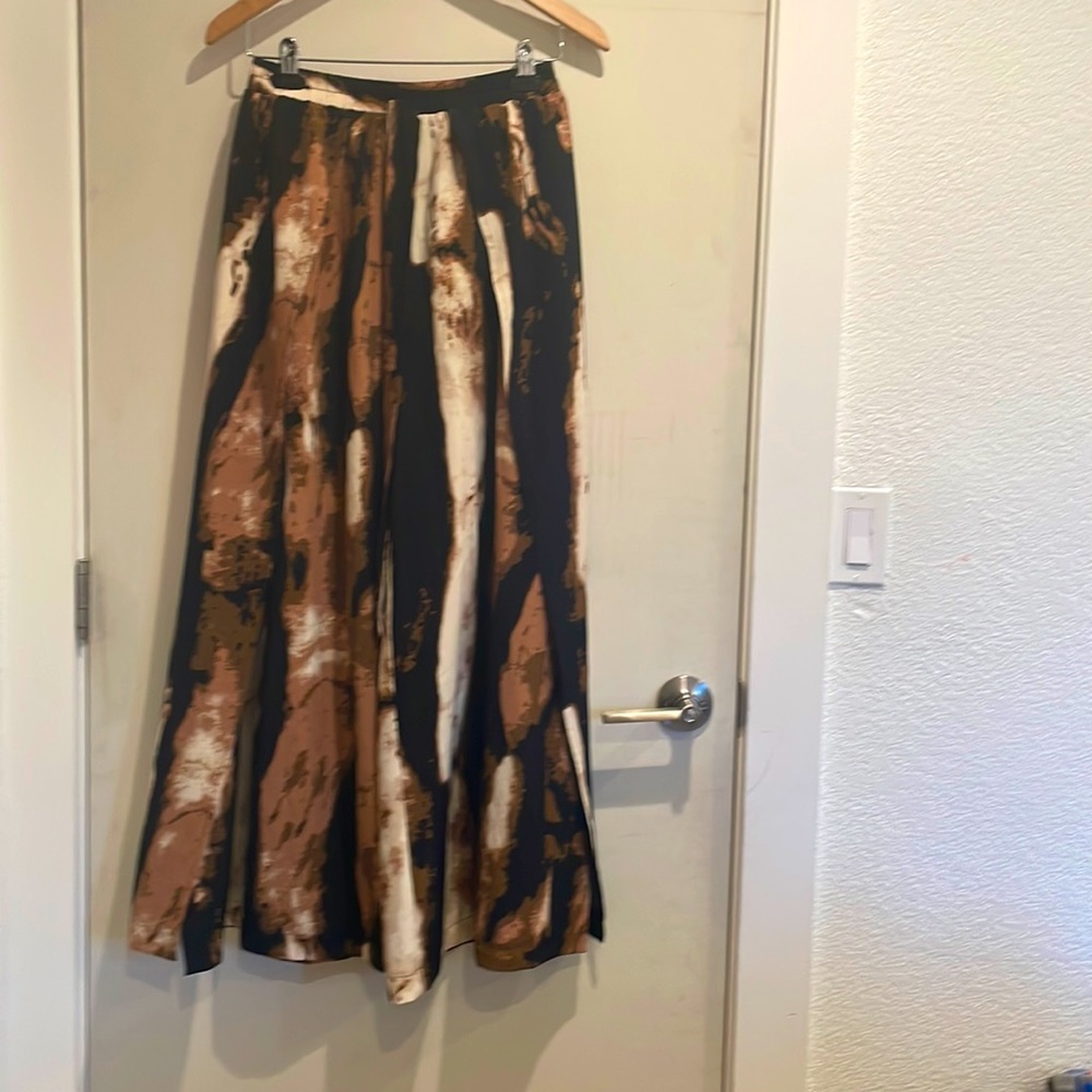 Wide legged pants